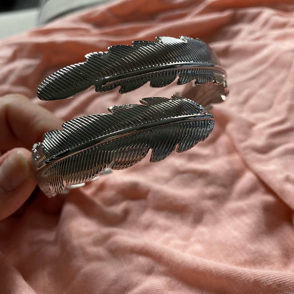 Arms cuff/bracelet